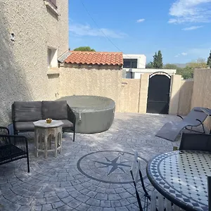 Appartement Avec Un Extérieur Et Un Jacuzzi, Lançon-Provence